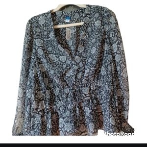 Old Navy peplum flowy blouse top with long sleeves.